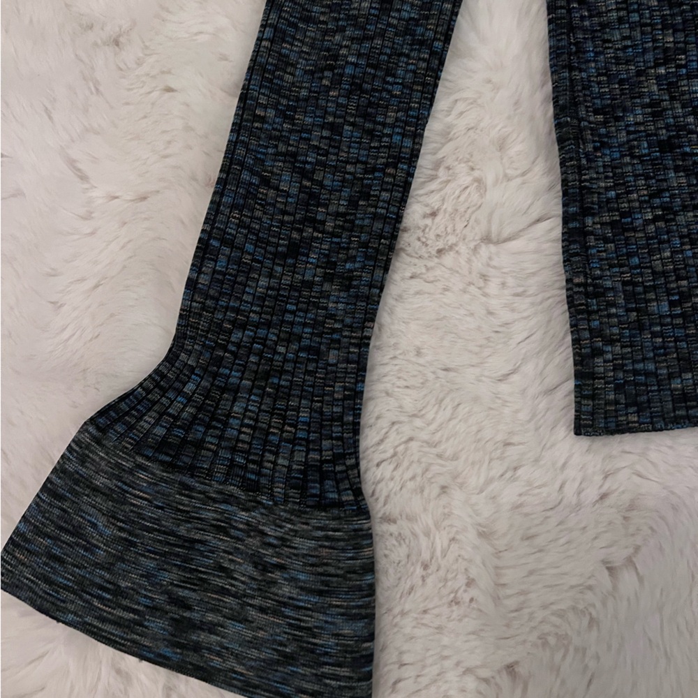 New Theory Ribbed Knit Top - Picture 4 of 5